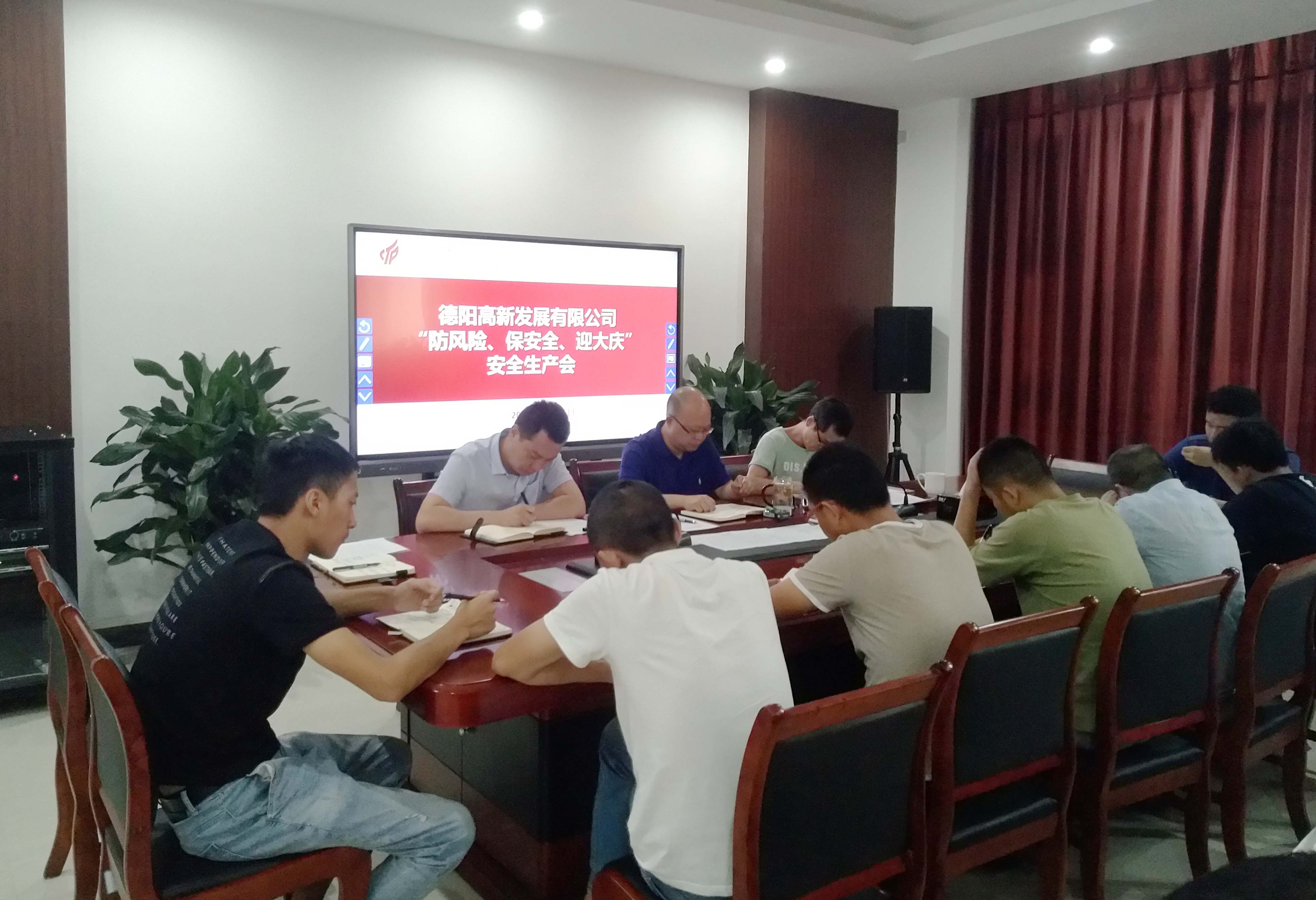 3ff82e0994aa29ed1f3c48baa357cfe.jpg 3ff82e0994aa29ed1f3c48baa357cfe.jpg